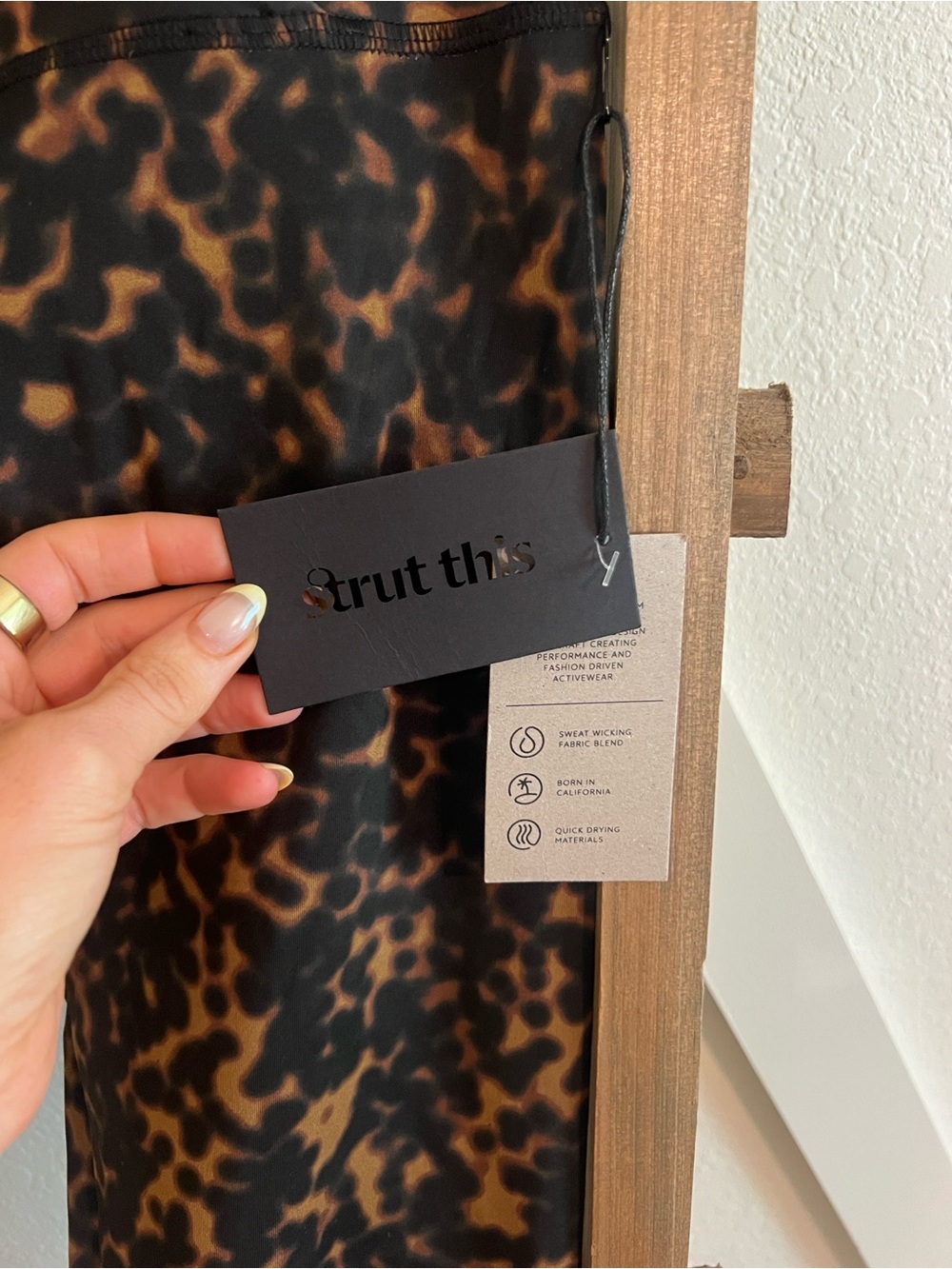 NWT Strut This Leopard Print High-Waist Leggings - Black & Brown - Picture 2 of 4